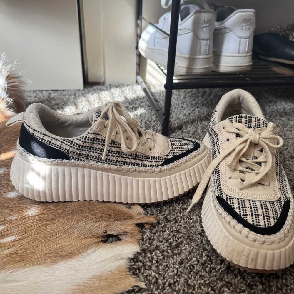 Dolce Vita Sneakers